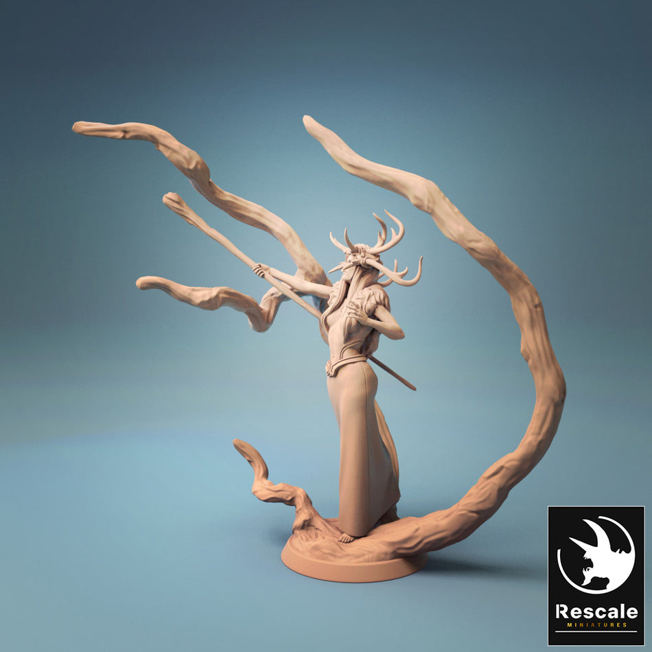 Female Druid - Rescale Miniatures