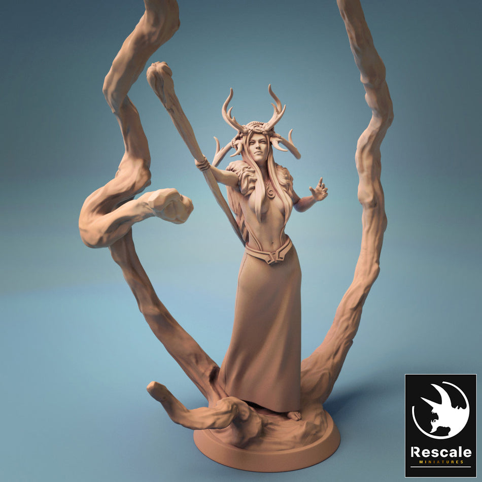 Female Druid - Rescale Miniatures