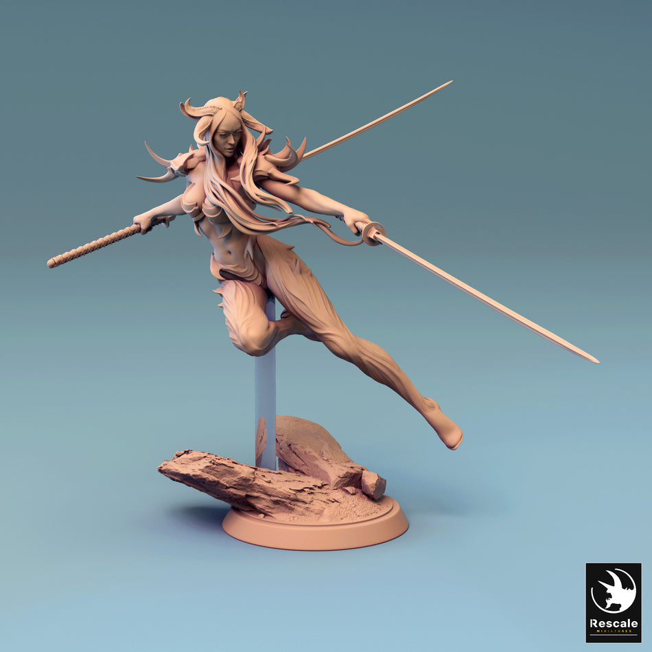 Succubus Fighter - Rescale Miniatures